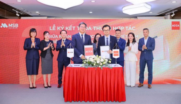 Ông Nguyễn Hoàng Linh – Tổng Giám đốc MSB & ông Tô Quốc Hưng – Giám đốc Quốc gia ACCA Việt Nam ký kết hợp tác chiến lược.